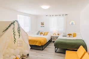 3 habitaciones, tabla de planchar con plancha, wifi y ropa de cama 