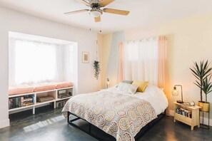 3 habitaciones, tabla de planchar con plancha, wifi y ropa de cama 