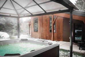 Bañera de hidromasaje exterior