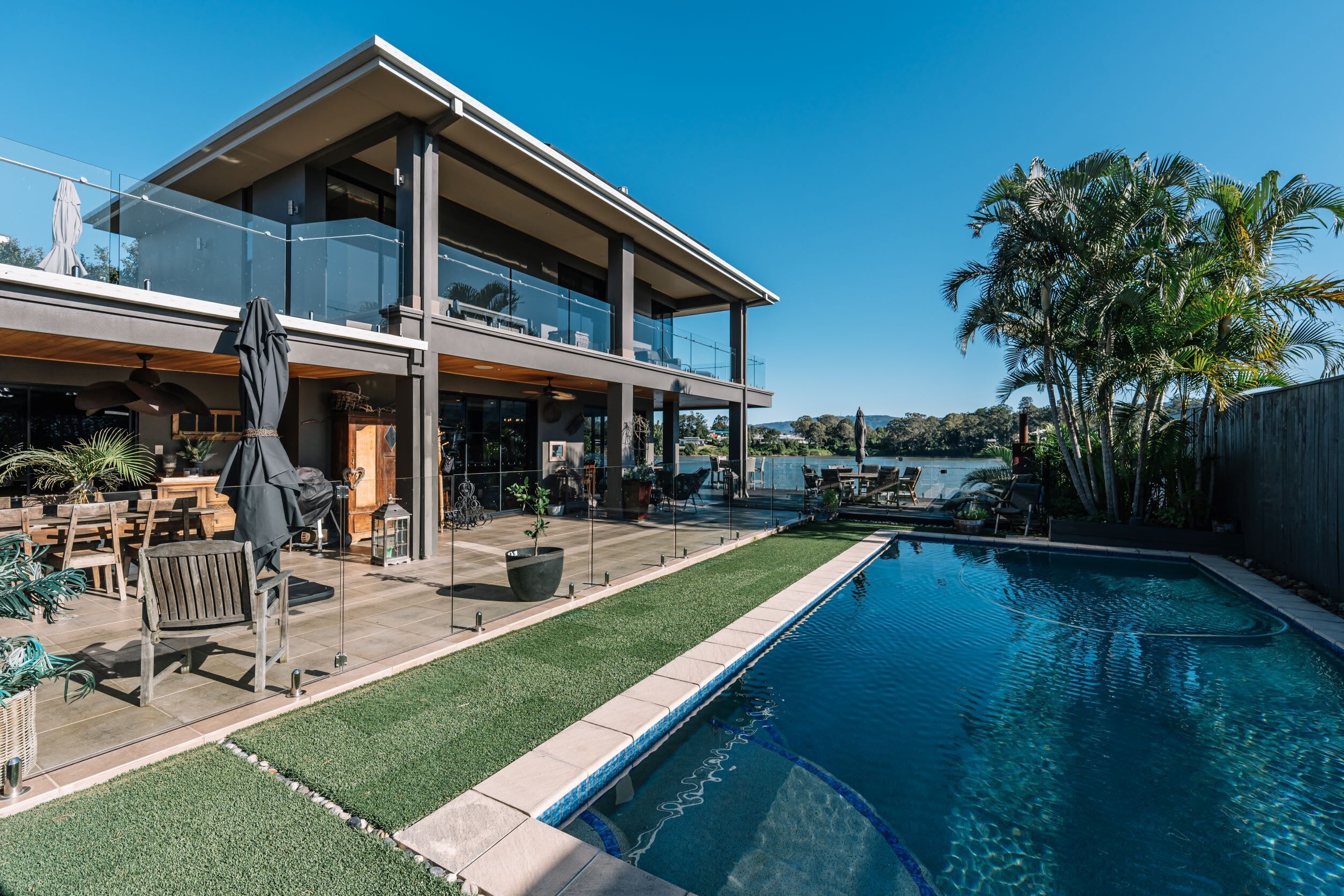 Gorgeous Riverfront 5BR House with Pool