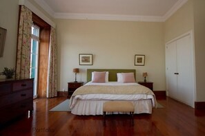 9 bedrooms, WiFi, bed sheets - Portugal Portfolio - Quinta de Santa Luzia Villa (Funchal)