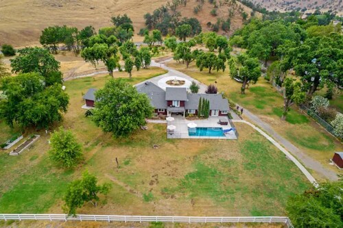 The Kings River Ranch House