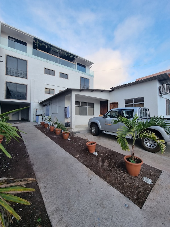 Property grounds - Andy's House (San Cristóbal)