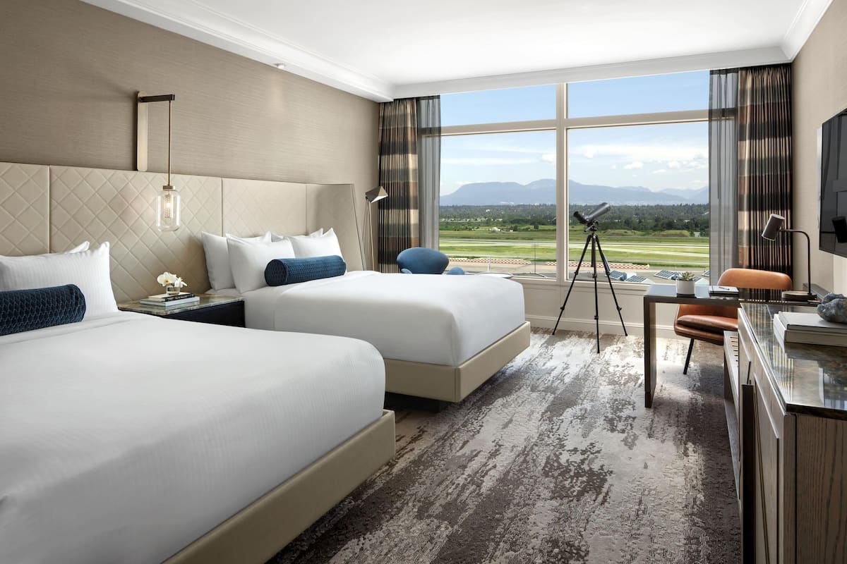 Luxe beddengoed, donzen dekbedden, pillowtop-bedden, een minibar