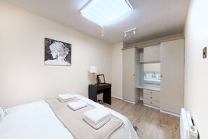 1 室のベッドルーム、アイロン / アイロン台、WiFi、ベッドシーツ