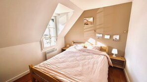 3 habitaciones, escritorio, cuna de viaje y wifi 