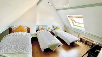 3 Schlafzimmer, Schreibtisch, Reisekinderbett, WLAN