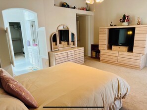 3 chambres, coffre-fort, bureau, fer et planche à repasser