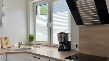 KĂŒhlschrank, Ofen, Herdplatte, GeschirrspĂŒler