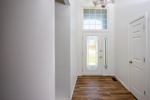 Refurnished House | Ideal for Long Stays!