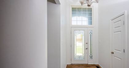 Refurnished House | Ideal for Long Stays!