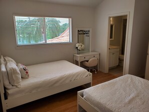 6 habitaciones, escritorio, tabla de planchar con plancha y wifi gratis 