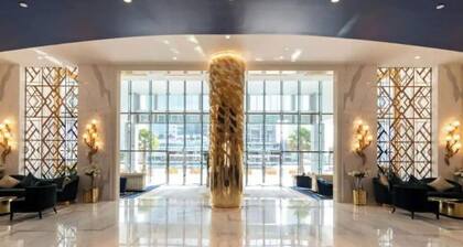 Luxury 5-Star Modern Studio w/ Full Canal Views!