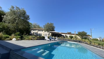 Piscine extérieure, piscine chauffée