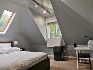 4 عدّة غرف نوم وواي فاي وملاءات أسرّة