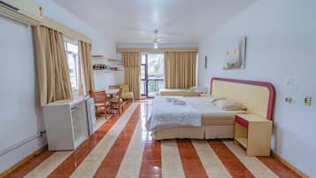 Minibar, wifi gratis y ropa de cama