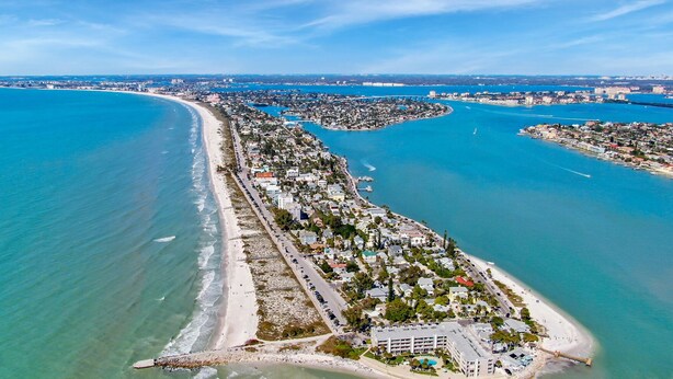 Beach - Lovely newly built condo centrally located in TPA (Tampa)