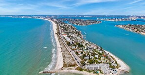 Beach - Lovely newly built condo centrally located in TPA (Tampa)