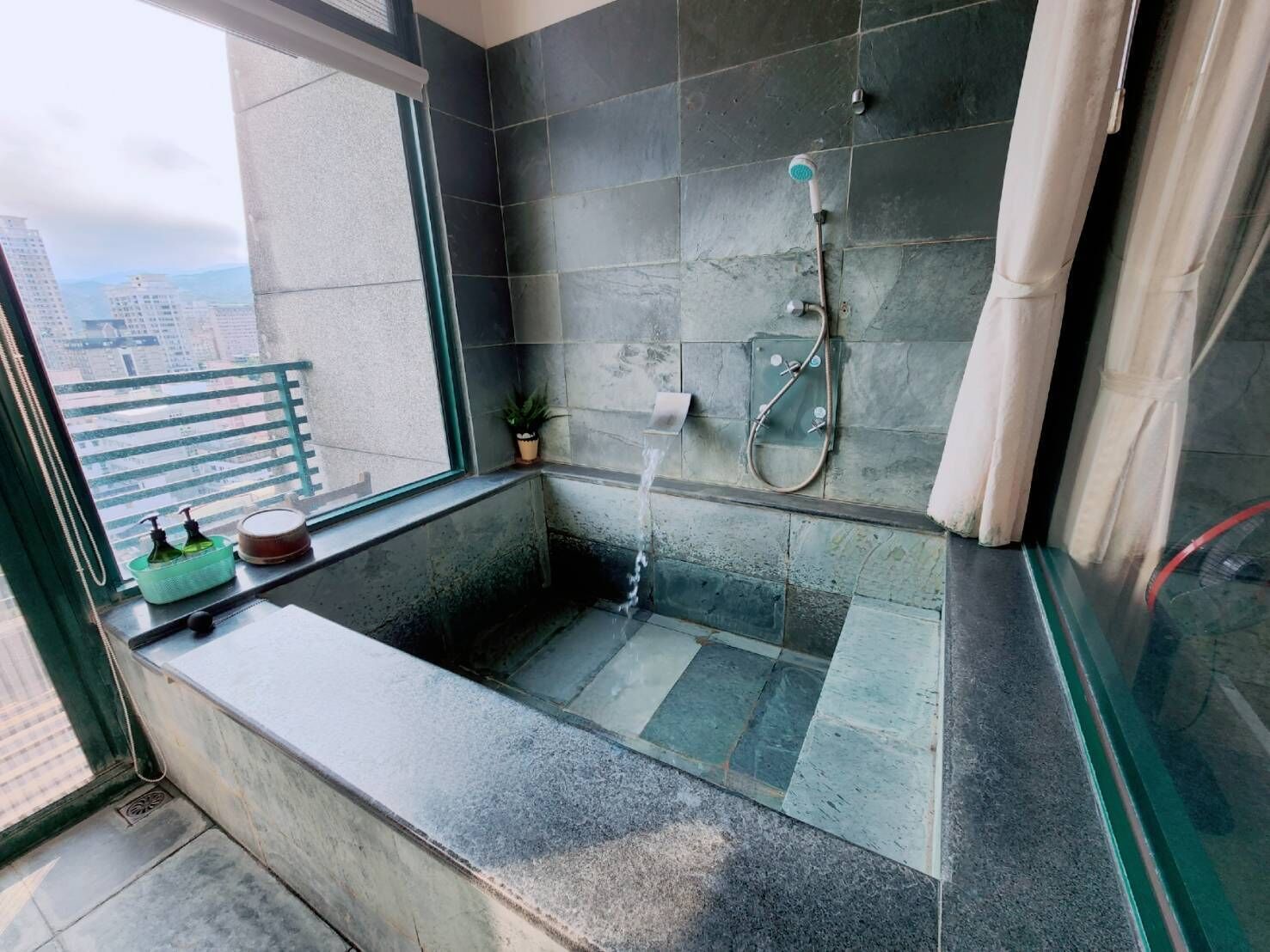 Kombinert dusj/badekar