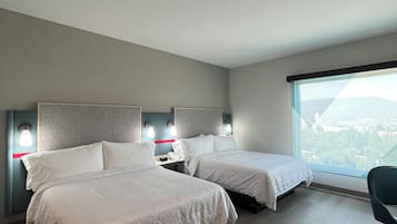 Habitación estándar, 2 camas Queen size | Ropa de cama de alta calidad, edredón y camas con pillow-top