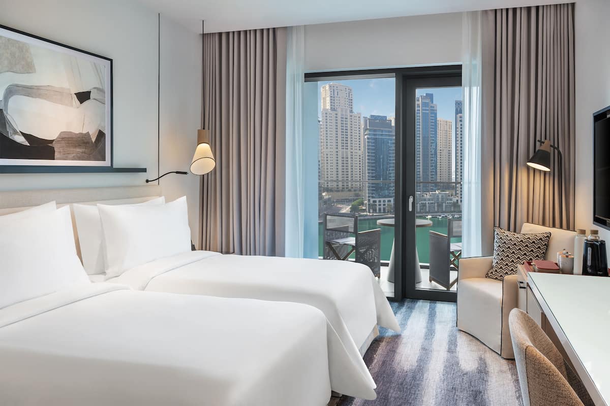 Deluxe kamer, 2 eenpersoonsbedden, uitzicht op jachthaven | 1 slaapkamer, luxe beddengoed, een minibar, een bureau