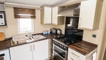 Fridge, dishwasher, electric kettle, toaster