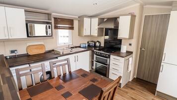 Fridge, dishwasher, electric kettle, toaster