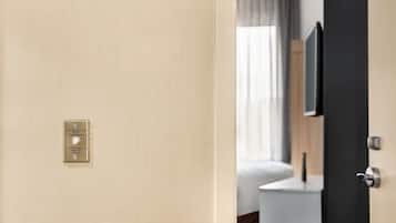 1 bedroom, desk, laptop workspace, blackout drapes