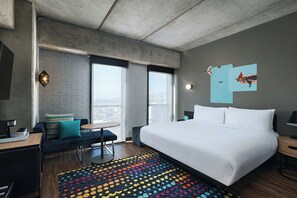 aloft, Room, 1 King Bed | Premium bedding, down comforters, memory foam beds, in-room safe - Aloft Guadalajara Sur (Tlajomulco de Zúñiga)