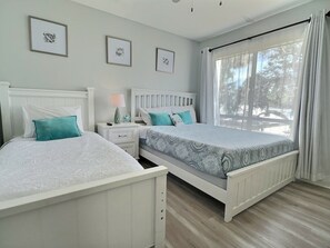 2 bedrooms, iron/ironing board, free WiFi, bed sheets - Updated Siesta Key Vacation Rental at Bay Oaks (Siesta Key)
