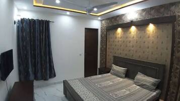 5 bedrooms, WiFi
