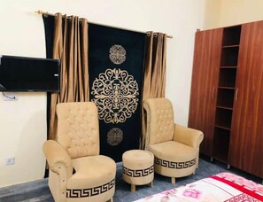 1 bedroom, WiFi - Family Rooms at Defence Road. (Lahore)