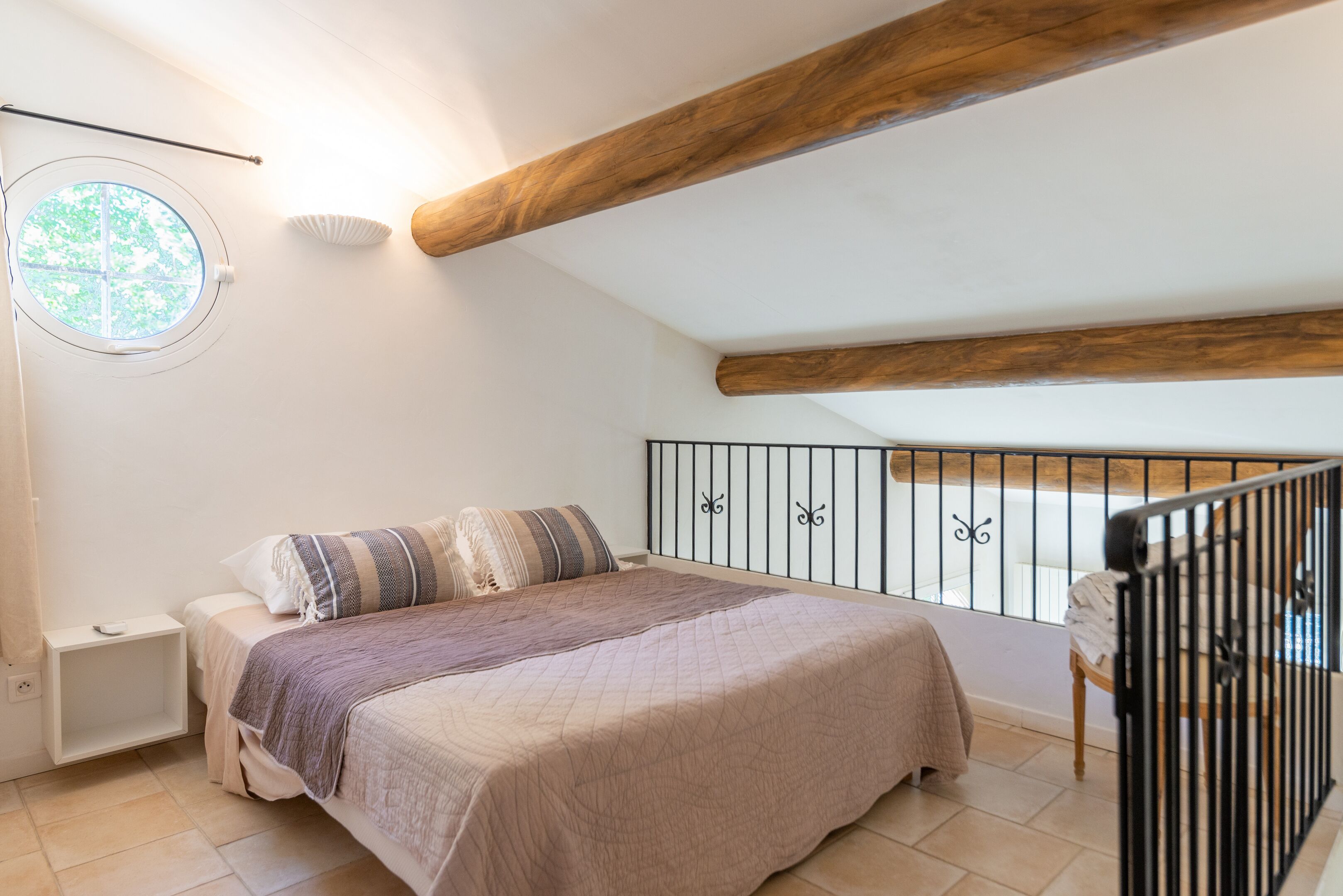 2 chambres, fer et planche à repasser, lit parapluie, Wi-Fi gratuit