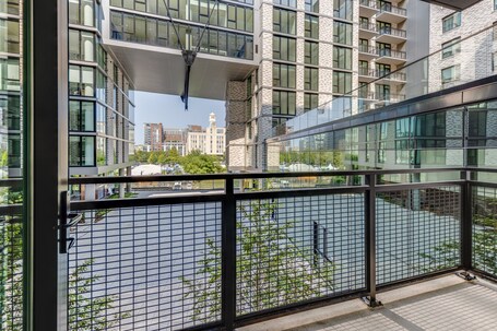Global Luxury Suites at Capitol Hill - Image 43