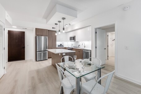 Global Luxury Suites at Capitol Hill - Image 32