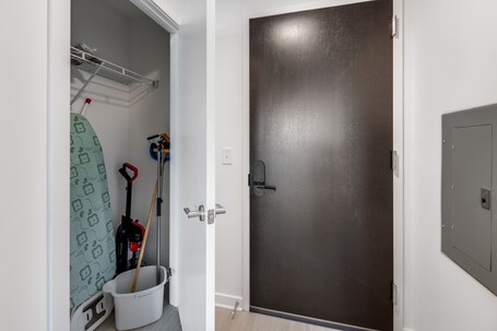 Global Luxury Suites at Capitol Hill - Image 113