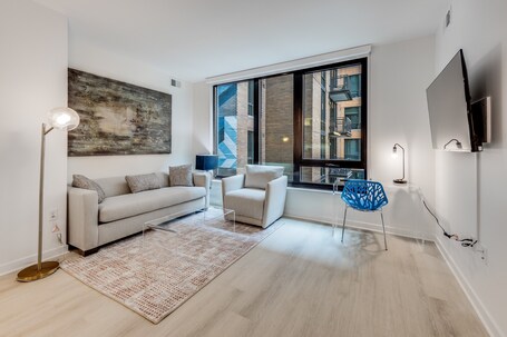 Global Luxury Suites at Capitol Hill - Image 56