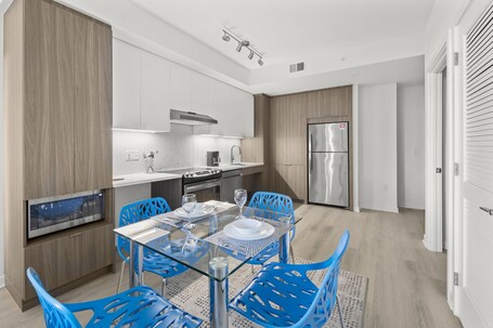 Global Luxury Suites at Capitol Hill - Image 49