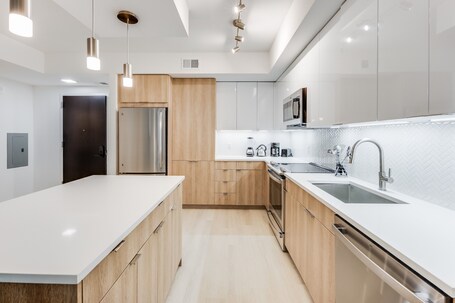 Global Luxury Suites at Capitol Hill - Image 88