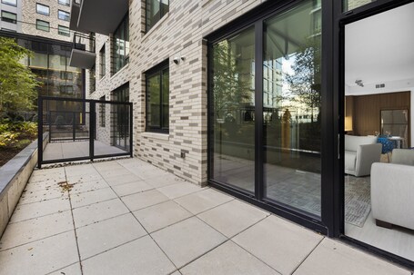 Global Luxury Suites at Capitol Hill - Image 29