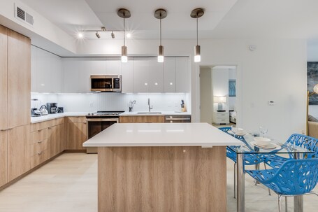 Global Luxury Suites at Capitol Hill - Image 78