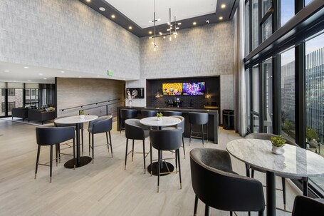 Global Luxury Suites at Capitol Hill - Image 47