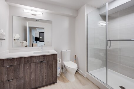 Global Luxury Suites at Capitol Hill - Image 96