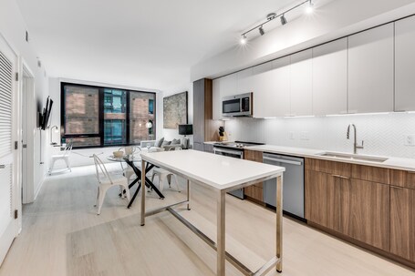 Global Luxury Suites at Capitol Hill - Image 17