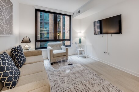 Global Luxury Suites at Capitol Hill - Image 69