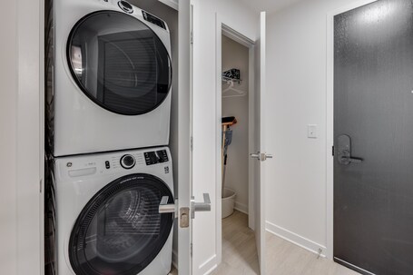 Global Luxury Suites at Capitol Hill - Image 114