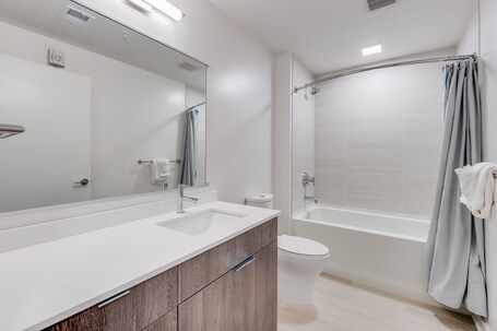 Global Luxury Suites at Capitol Hill - Image 93