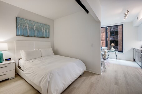 Global Luxury Suites at Capitol Hill - Image 116