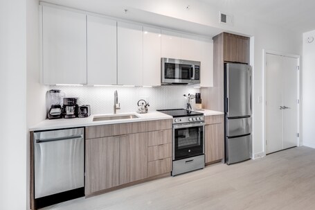 Global Luxury Suites at Capitol Hill - Image 72