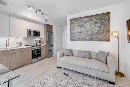 Global Luxury Suites at Capitol Hill - Image 70